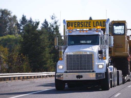 4 Tips for Hauling Oversized Loads in the Commercial Fleet Trucking Industry
